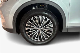harmaa Volkswagen Tiguan 2026 kuva 9.