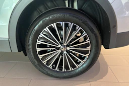 harmaa Volkswagen Tiguan 2026 kuva 10.