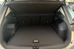 harmaa Volkswagen Tiguan 2026 kuva 12.