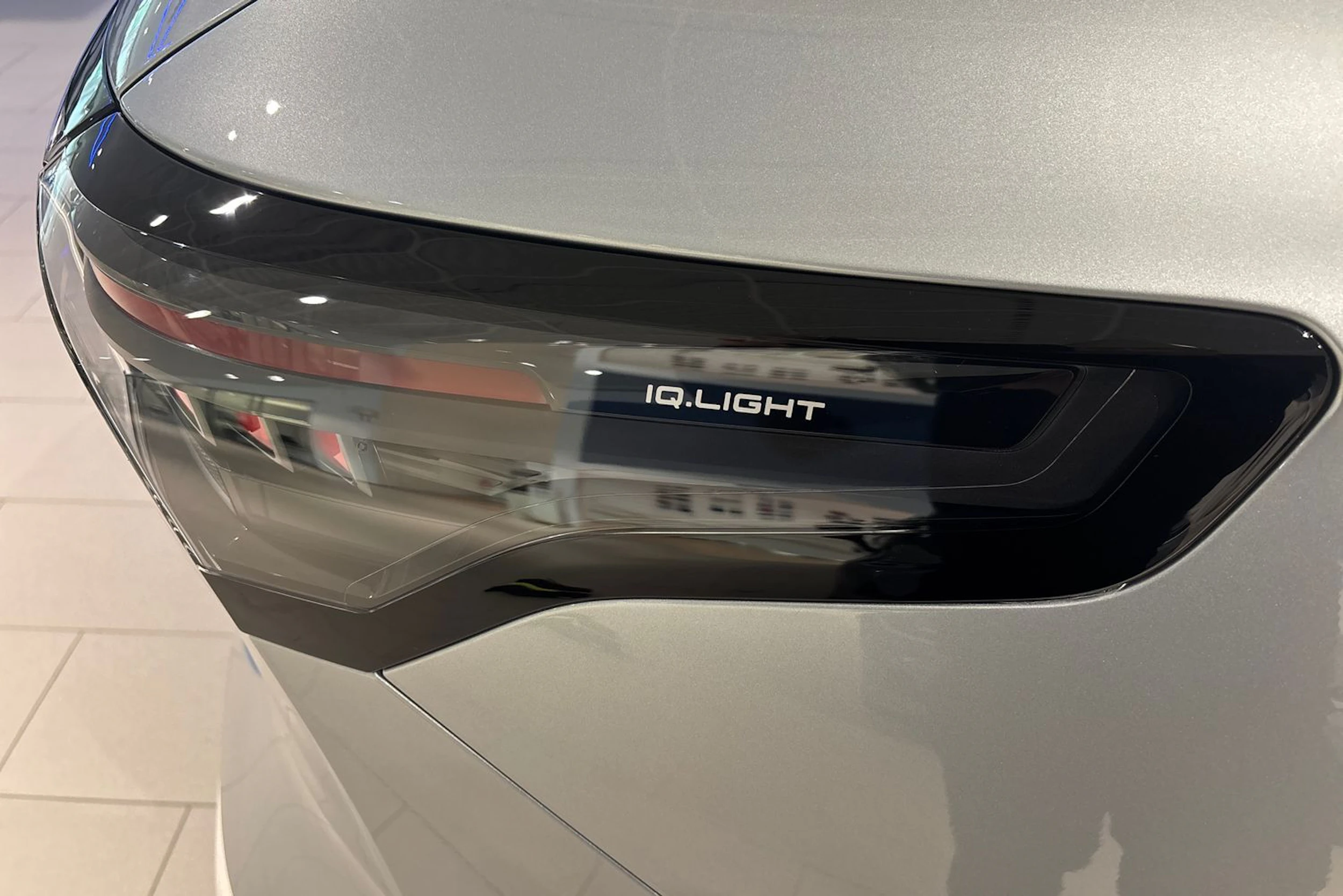 harmaa Volkswagen Tiguan 2026 kuva 16.