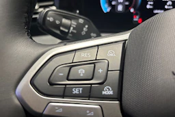 harmaa Volkswagen Tiguan 2026 kuva 21.