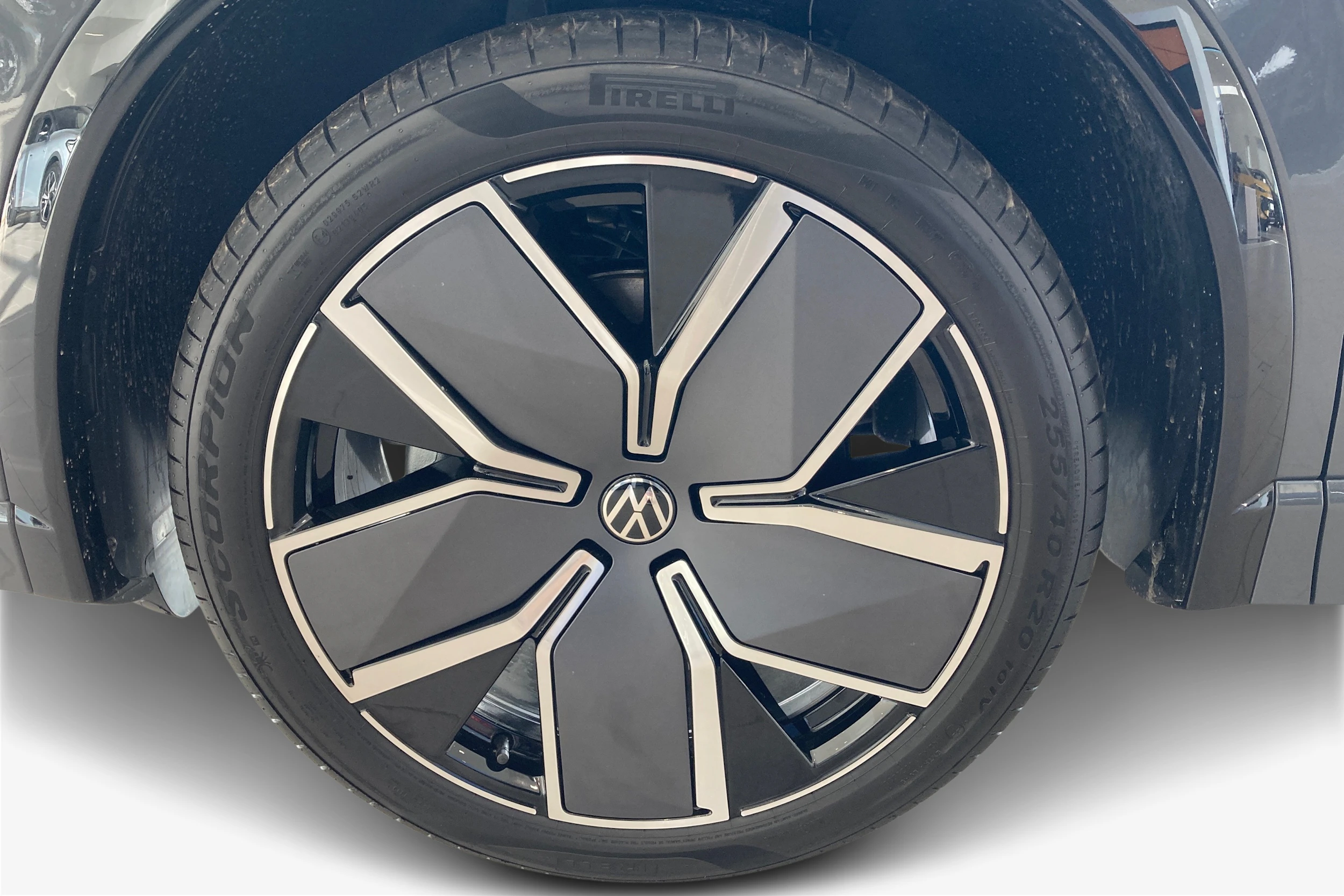 harmaa Volkswagen Tiguan 2026 kuva 9.