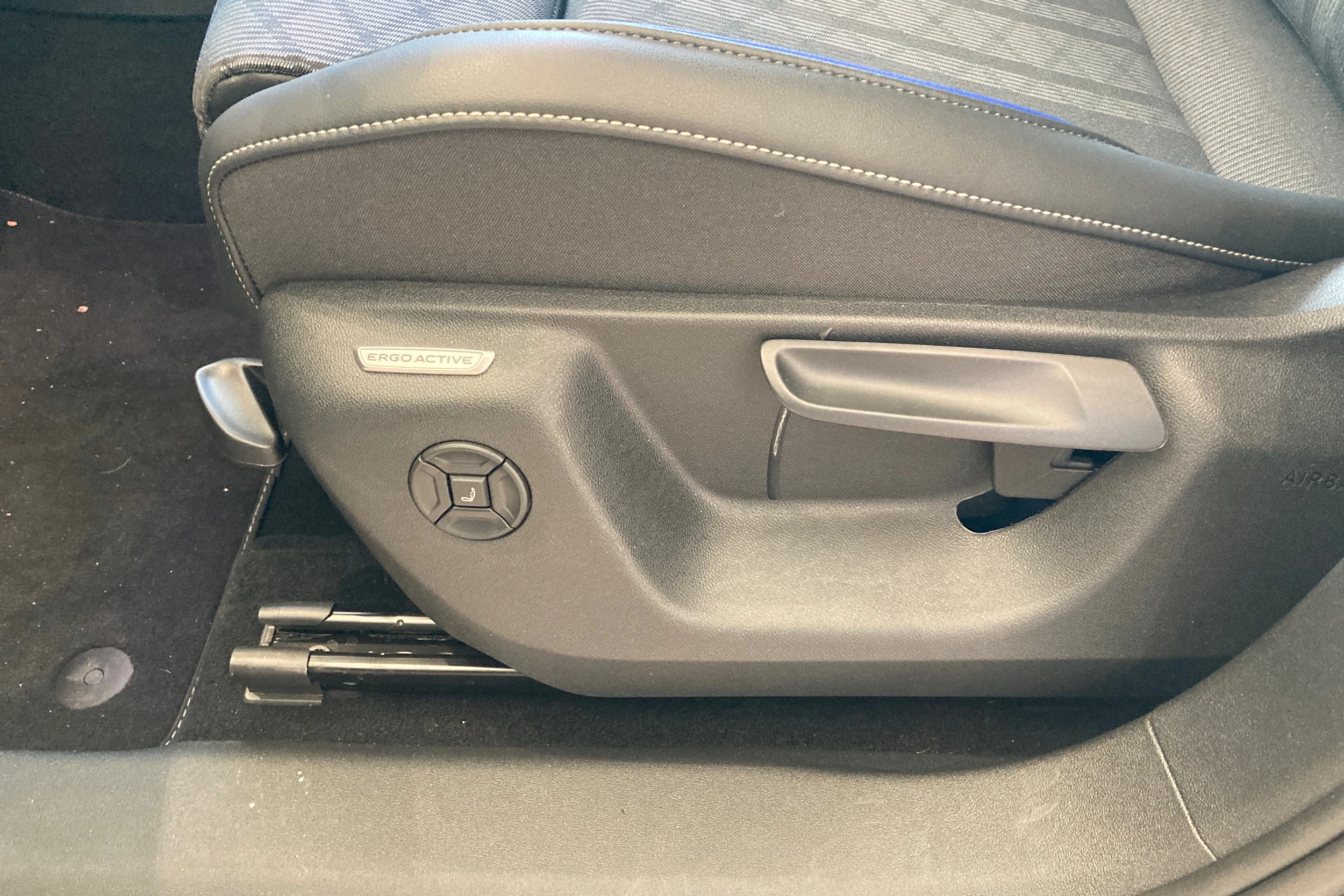 harmaa Volkswagen Tiguan 2026 kuva 12.