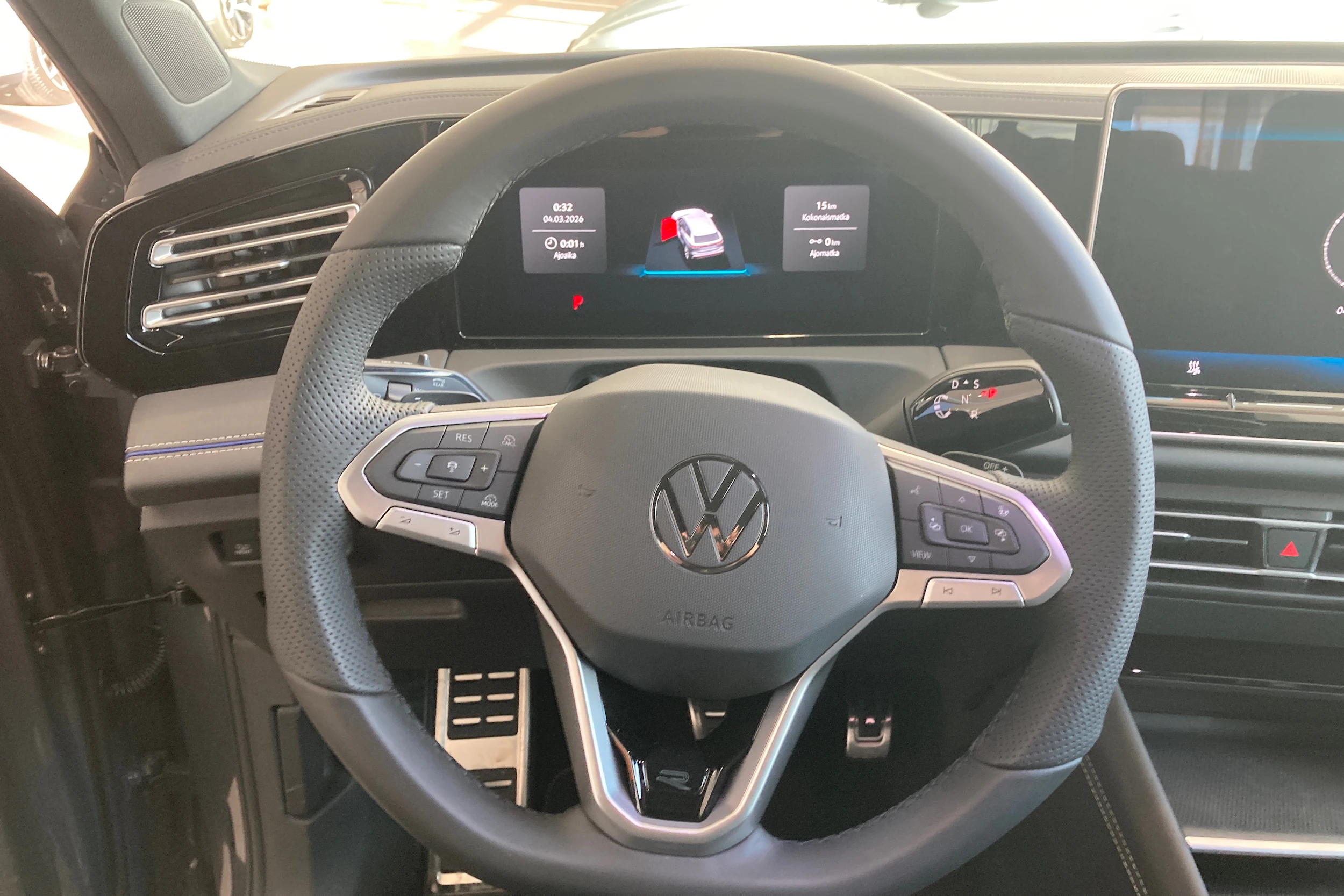 harmaa Volkswagen Tiguan 2026 kuva 14.