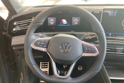 harmaa Volkswagen Tiguan 2026 kuva 14.