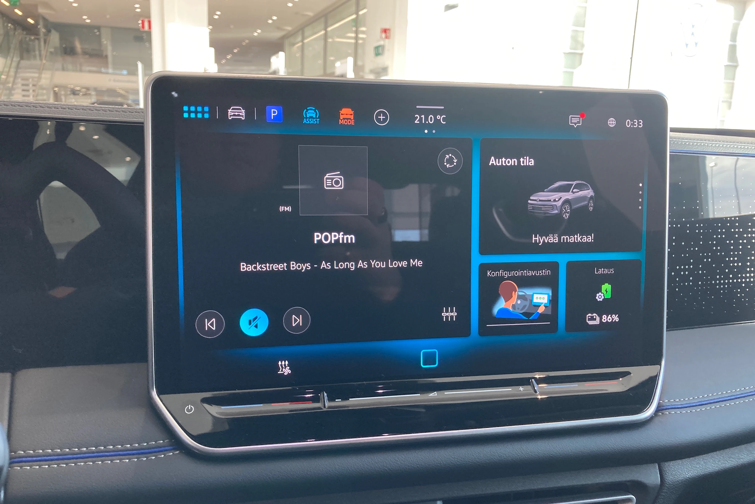 harmaa Volkswagen Tiguan 2026 kuva 15.