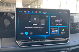 harmaa Volkswagen Tiguan 2026 kuva 15.