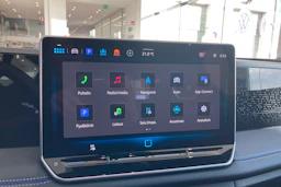 harmaa Volkswagen Tiguan 2026 kuva 16.