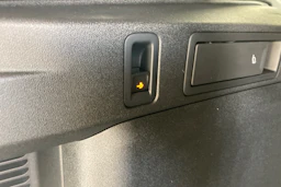 harmaa Volkswagen Tiguan 2026 kuva 20.