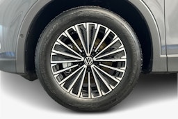 harmaa Volkswagen Tiguan 2026 kuva 9.