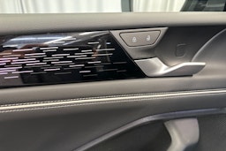 harmaa Volkswagen Tiguan 2026 kuva 16.