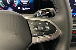 harmaa Volkswagen Tiguan 2026 kuva 19.