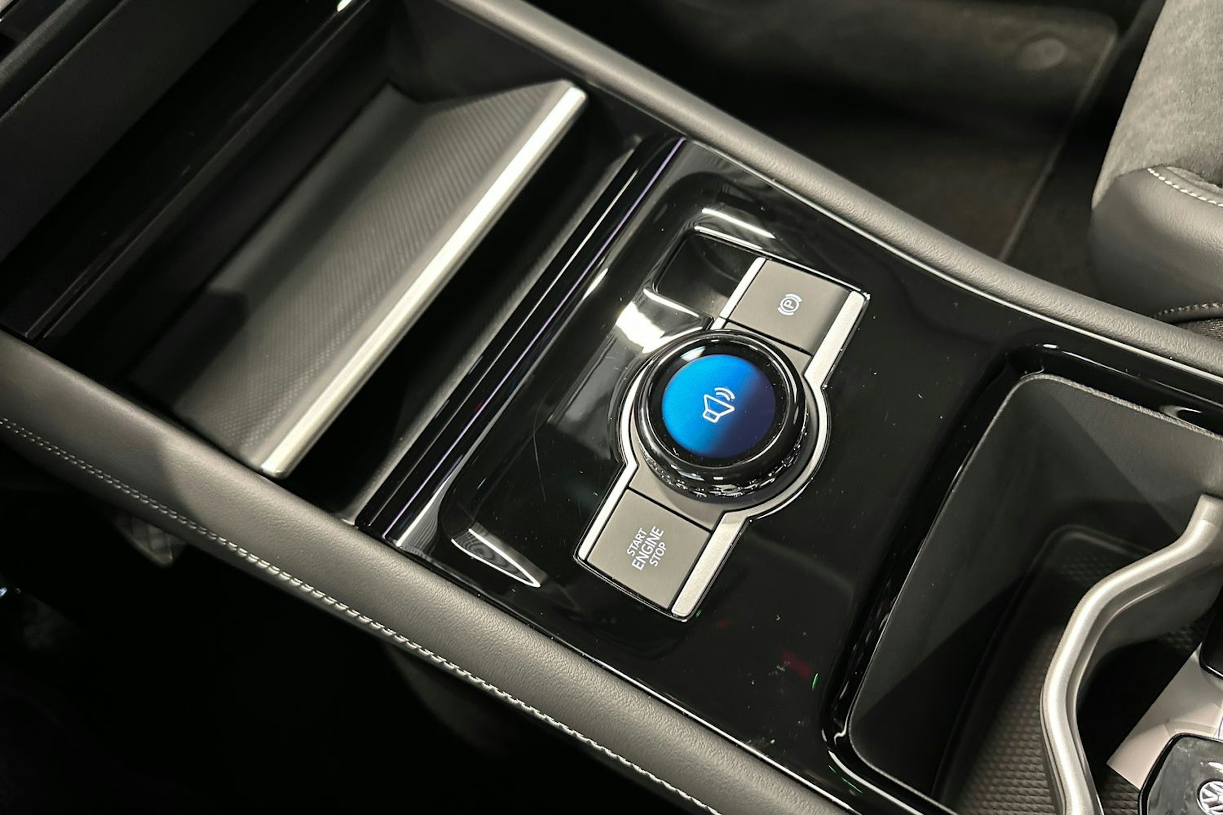 harmaa Volkswagen Tiguan 2026 kuva 27.