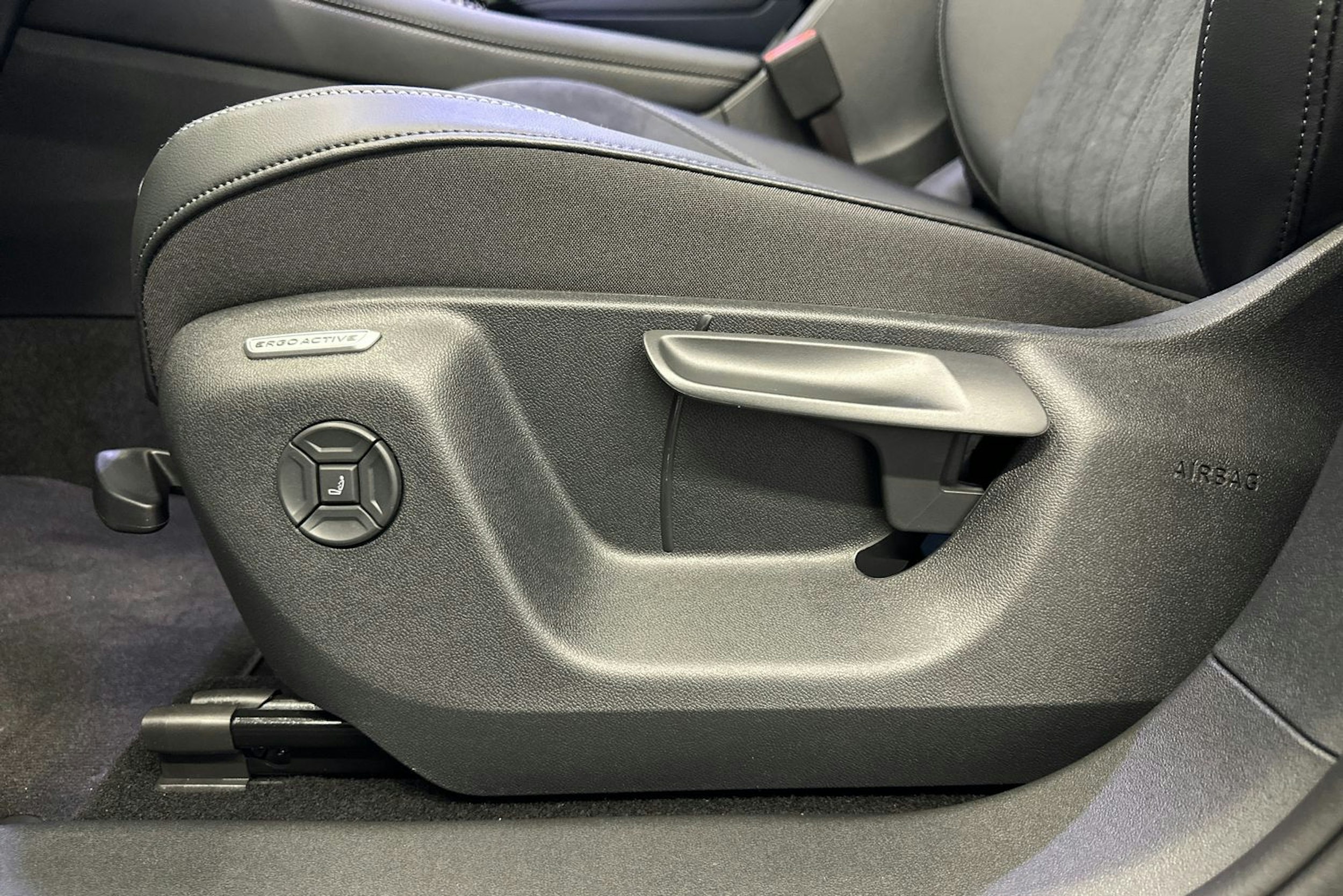 harmaa Volkswagen Tiguan 2026 kuva 29.