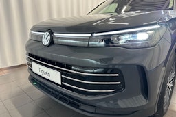 harmaa Volkswagen Tiguan 2026 kuva 33.