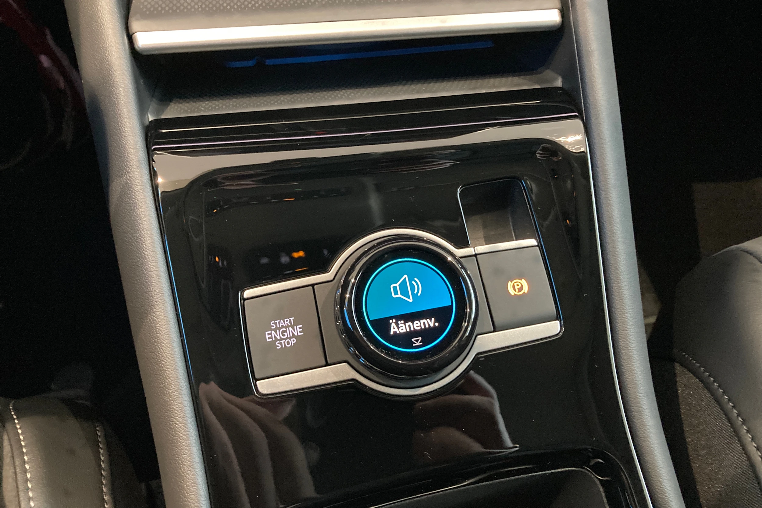 harmaa Volkswagen Tiguan 2026 kuva 16.