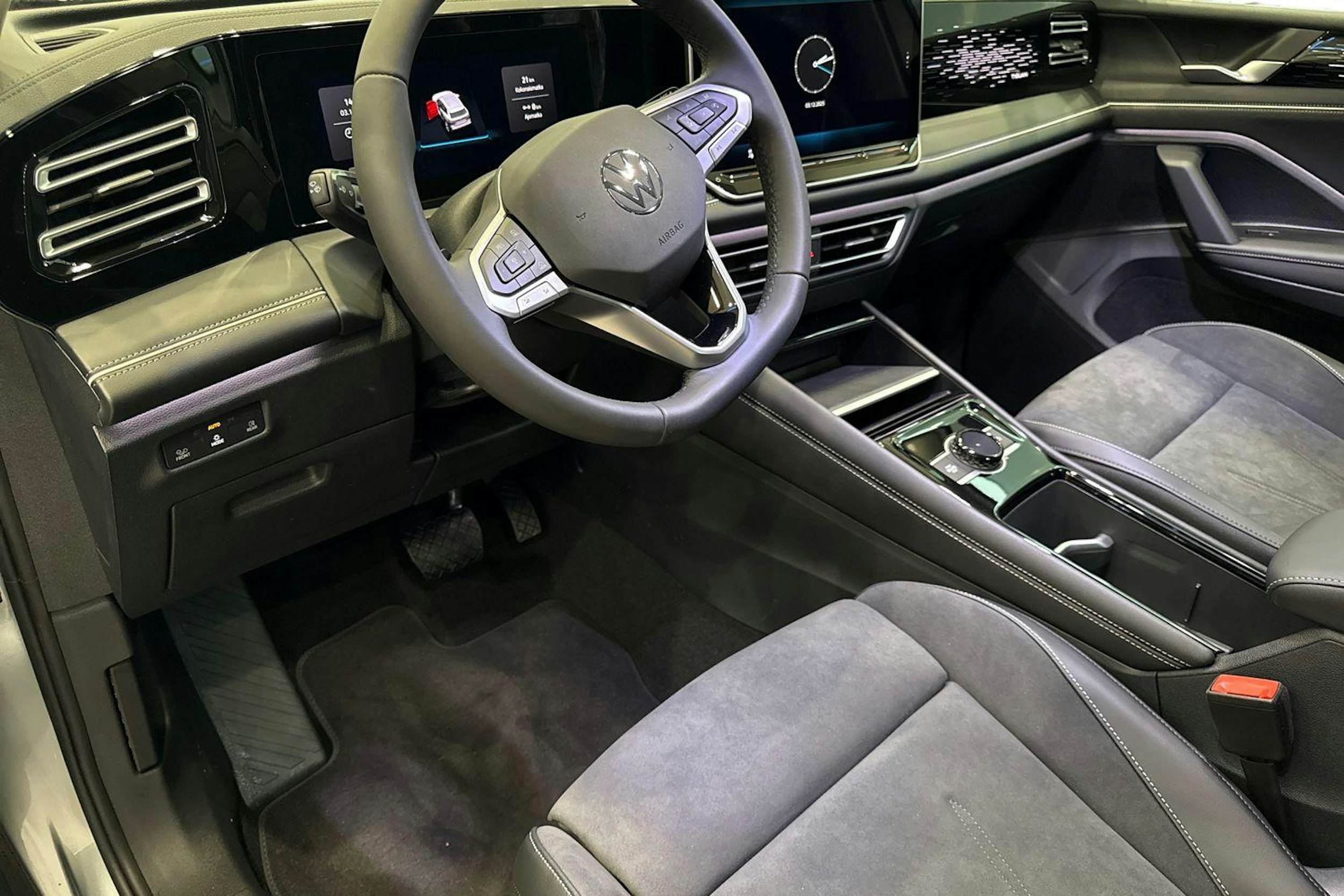 harmaa Volkswagen Tiguan 2026 kuva 6.