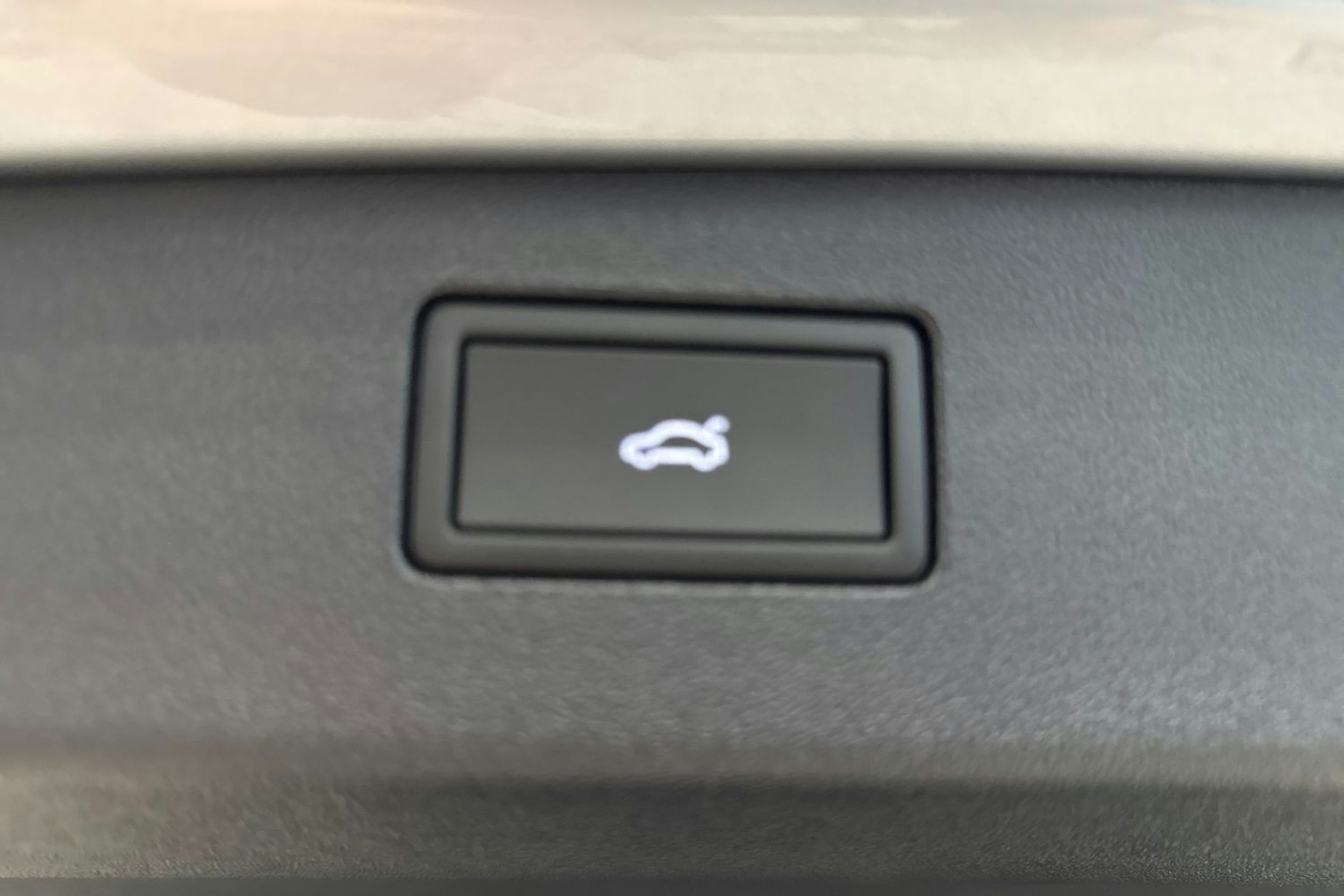 harmaa Volkswagen Tiguan 2026 kuva 12.