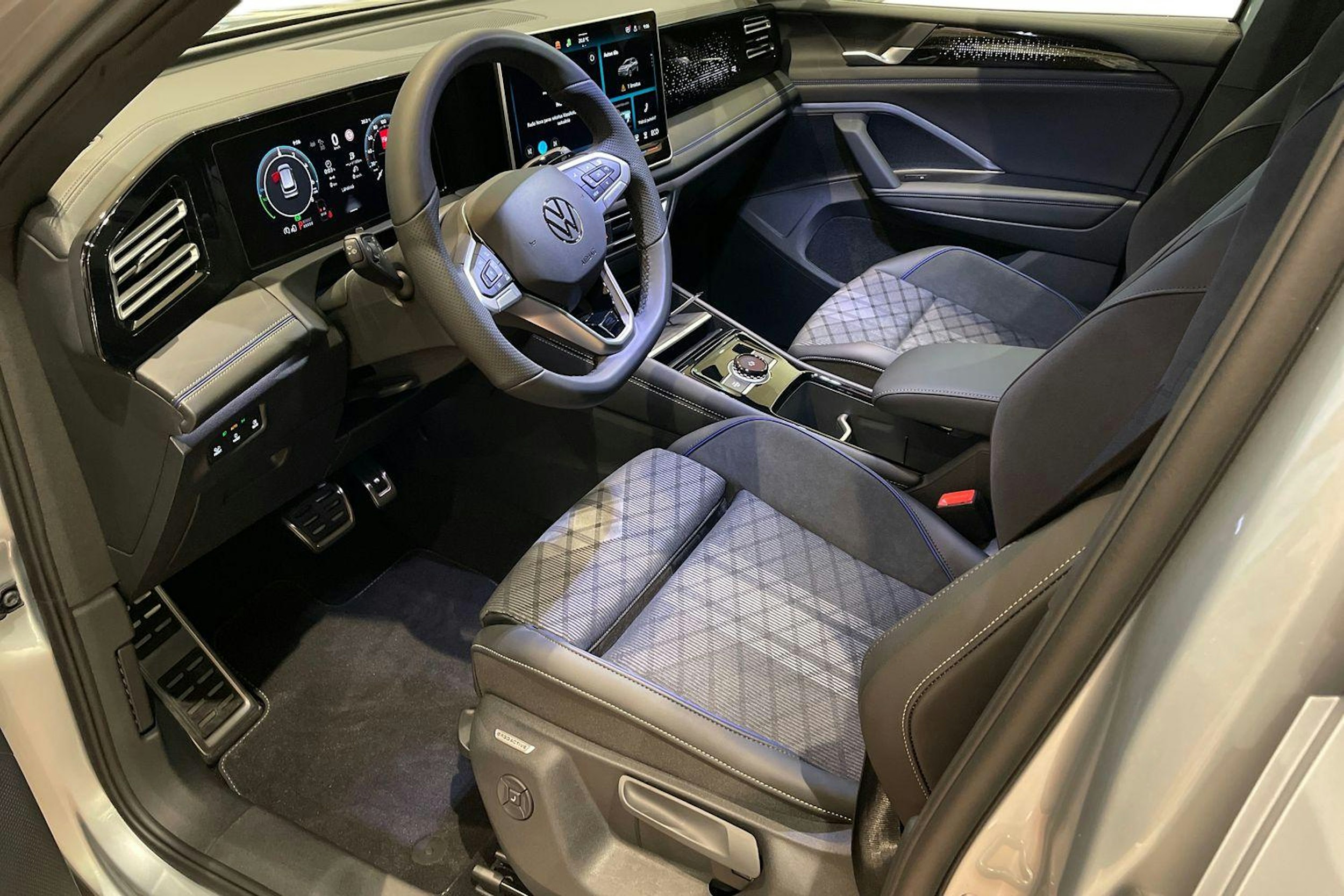 harmaa Volkswagen Tiguan 2026 kuva 6.