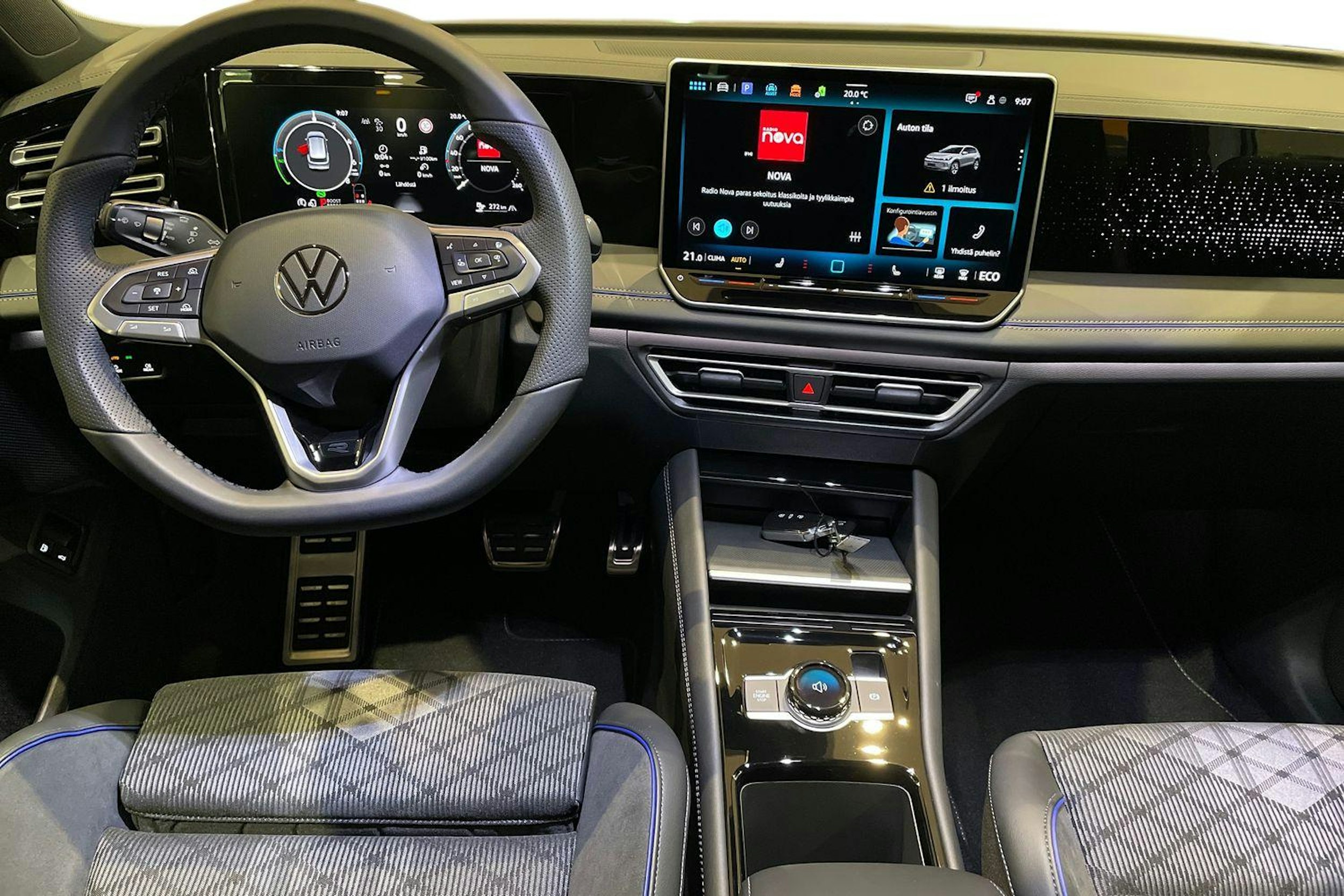 harmaa Volkswagen Tiguan 2026 kuva 7.