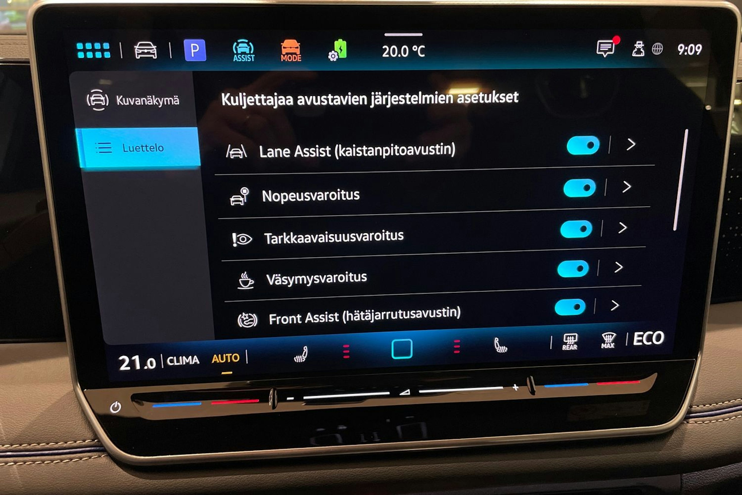 harmaa Volkswagen Tiguan 2026 kuva 12.