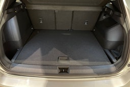 harmaa Volkswagen Tiguan 2026 kuva 19.