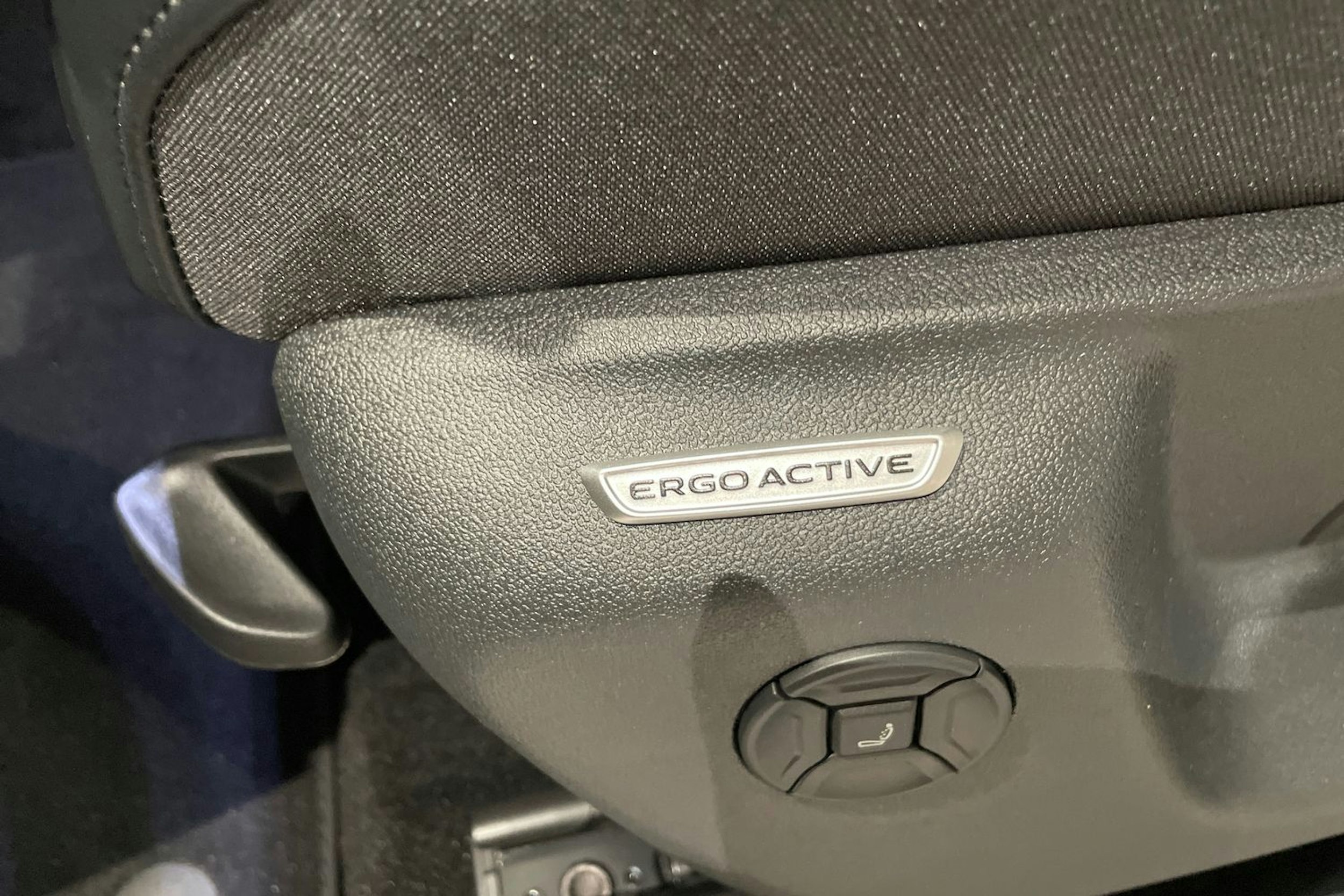 harmaa Volkswagen Tiguan 2026 kuva 18.