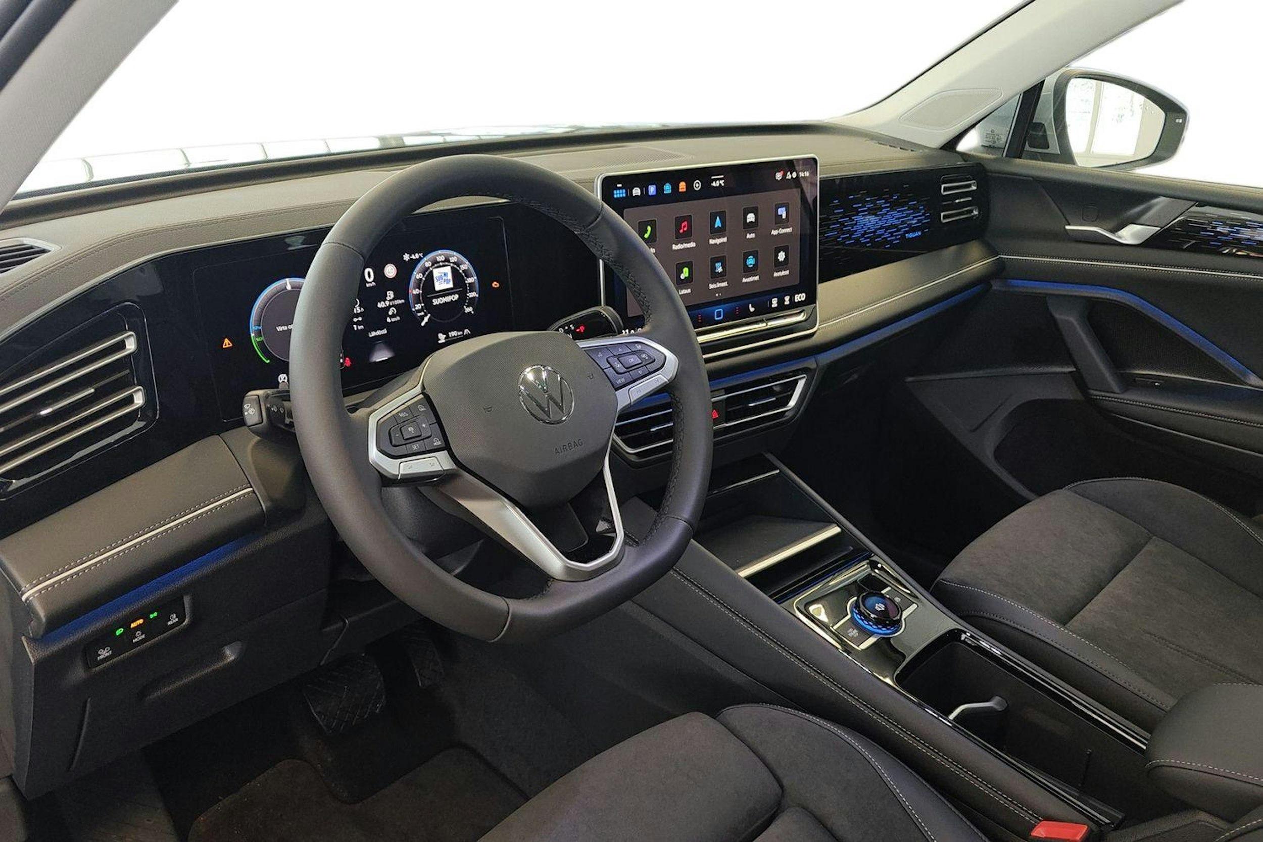 harmaa Volkswagen Tiguan 2026 kuva 6.