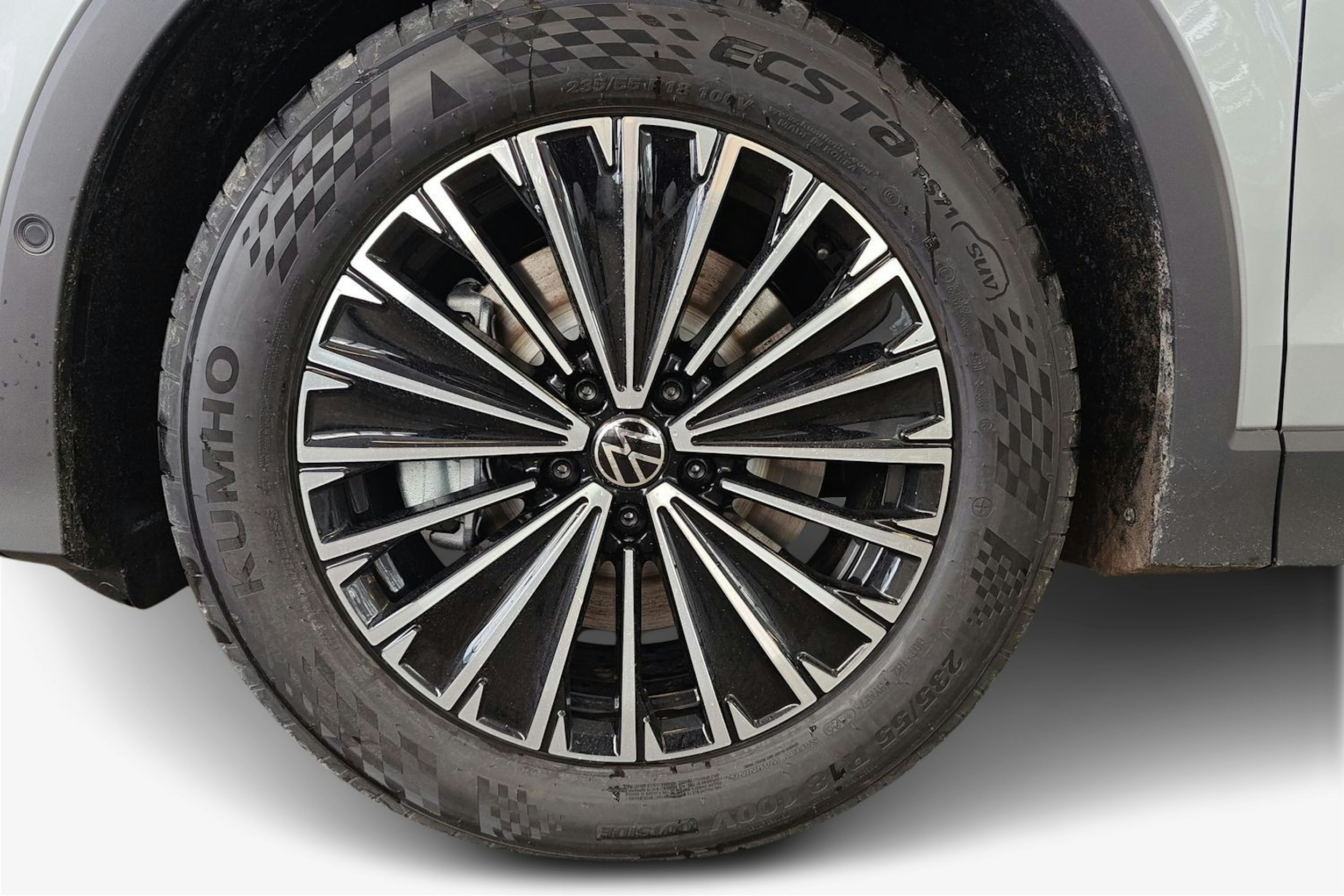 harmaa Volkswagen Tiguan 2026 kuva 9.