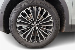 harmaa Volkswagen Tiguan 2026 kuva 9.