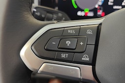 harmaa Volkswagen Tiguan 2026 kuva 19.