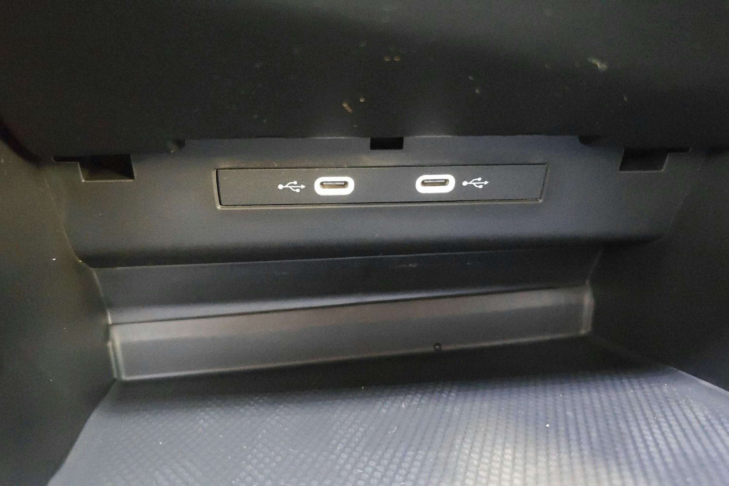 harmaa Volkswagen Tiguan 2026 kuva 20.