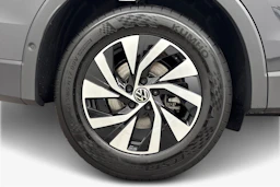 harmaa Volkswagen Tiguan 2026 kuva 9.