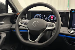 harmaa Volkswagen Tiguan 2026 kuva 12.