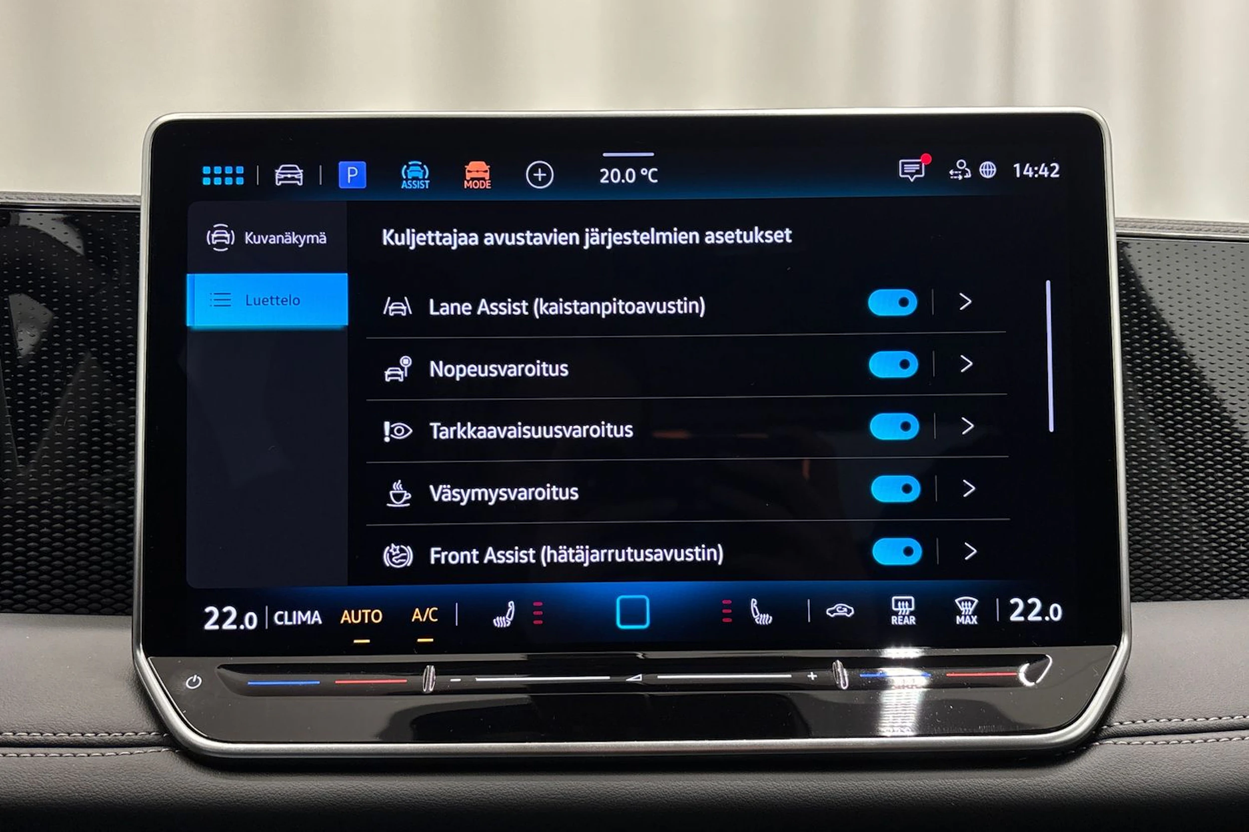 harmaa Volkswagen Tiguan 2026 kuva 20.