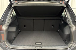harmaa Volkswagen Tiguan 2026 kuva 22.