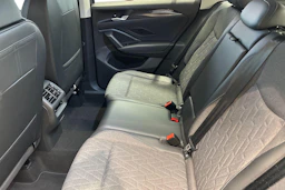 harmaa Volkswagen Tiguan 2026 kuva 8.