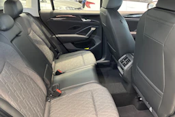 harmaa Volkswagen Tiguan 2026 kuva 12.