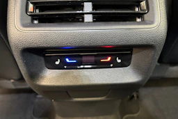 harmaa Volkswagen Tiguan 2026 kuva 13.
