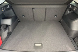 harmaa Volkswagen Tiguan 2026 kuva 14.