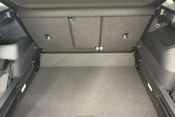 harmaa Volkswagen Tiguan 2026 kuva 15.