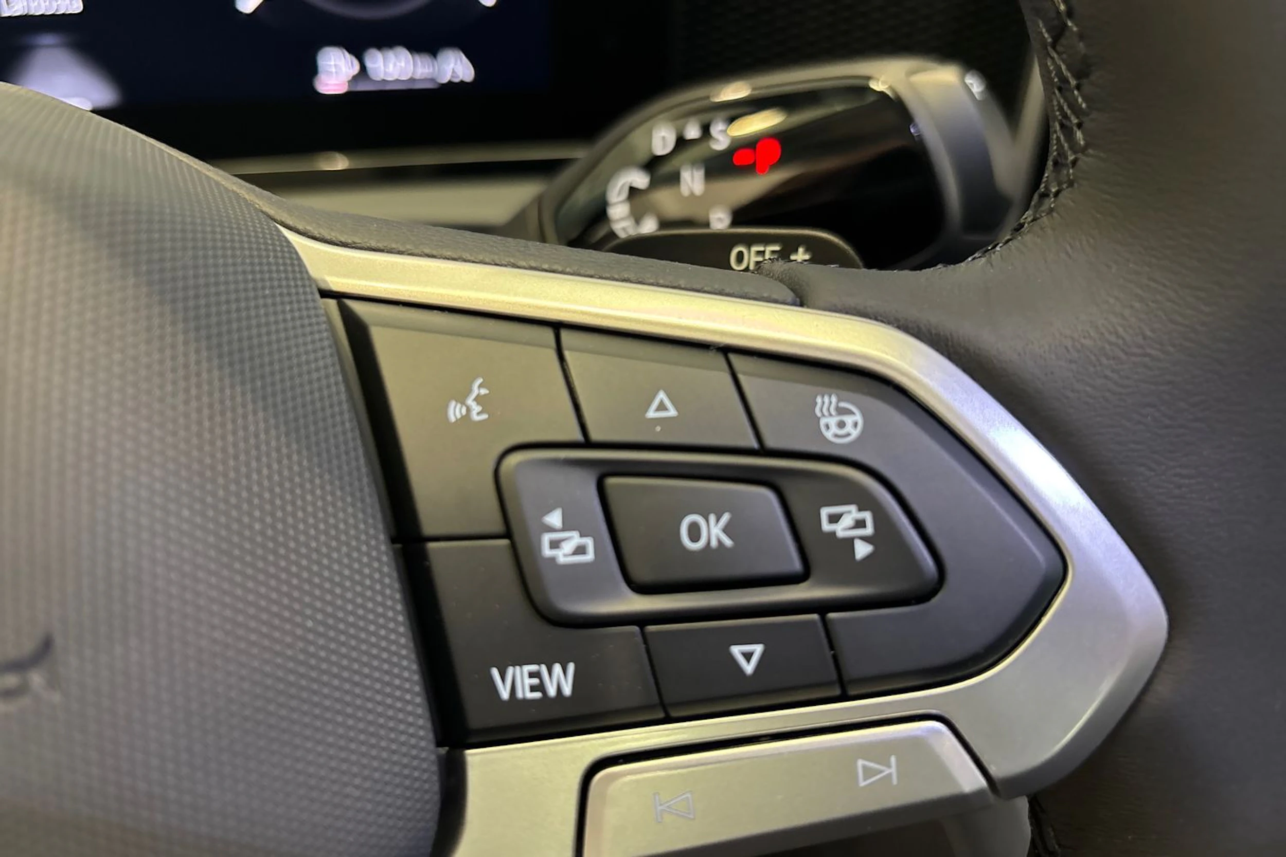 harmaa Volkswagen Tiguan 2026 kuva 21.