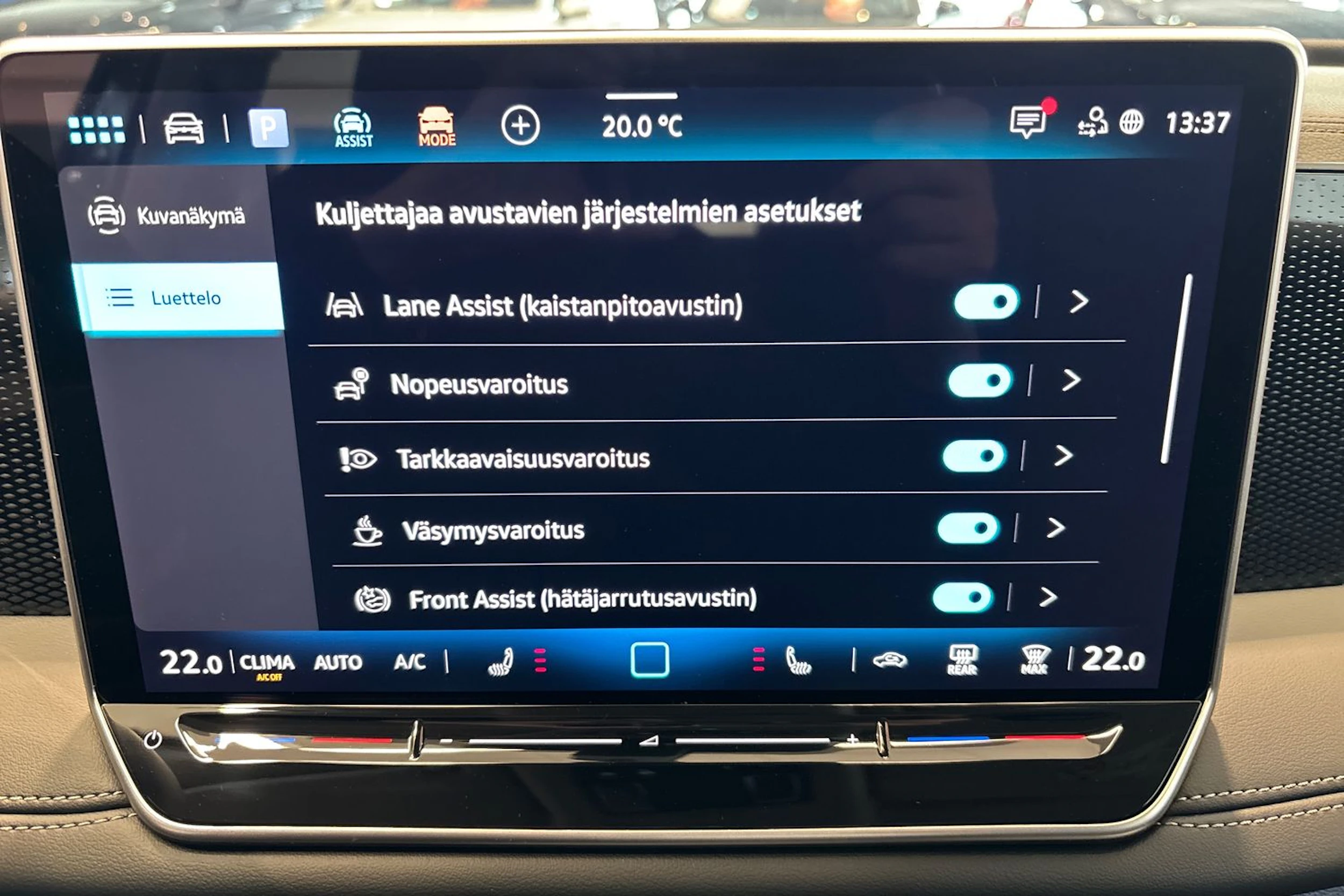 harmaa Volkswagen Tiguan 2026 kuva 29.