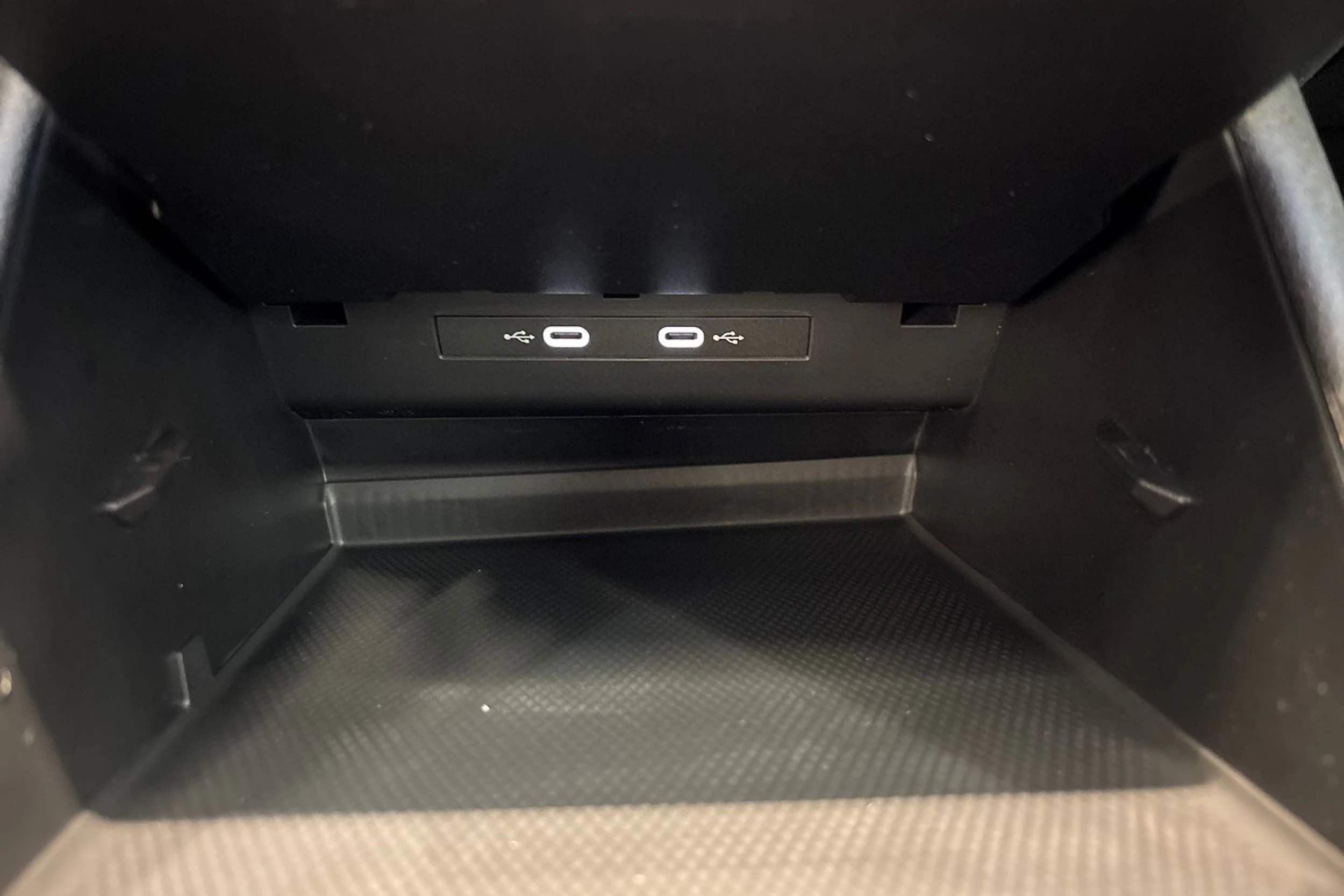 harmaa Volkswagen Tiguan 2026 kuva 30.