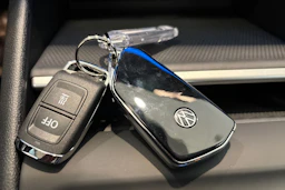 harmaa Volkswagen Tiguan 2026 kuva 32.