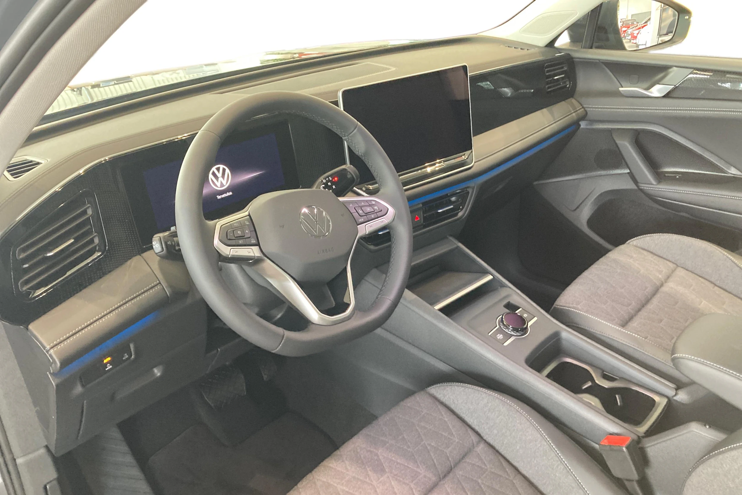harmaa Volkswagen Tiguan 2026 kuva 6.
