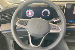 harmaa Volkswagen Tiguan 2026 kuva 13.