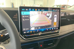 harmaa Volkswagen Tiguan 2026 kuva 17.