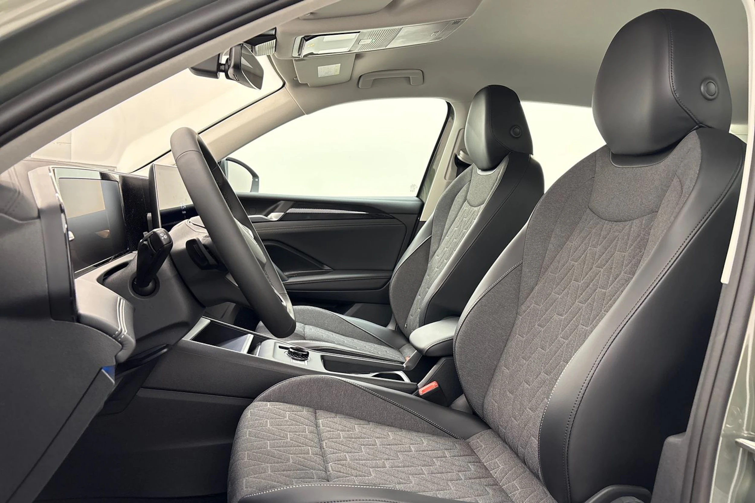 met. vihreä Volkswagen Tiguan 2026 kuva 11.