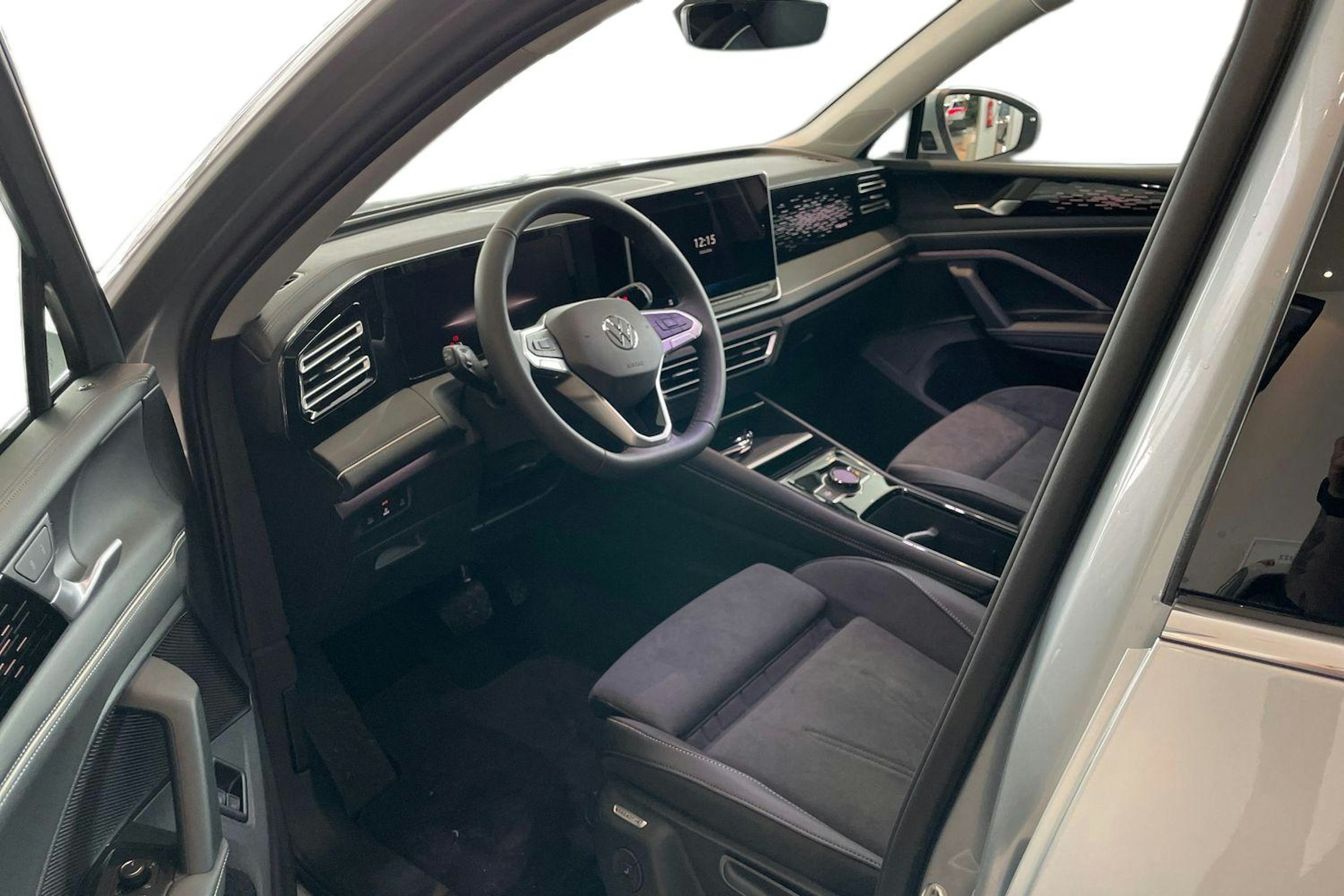 harmaa Volkswagen Tiguan 2026 kuva 6.